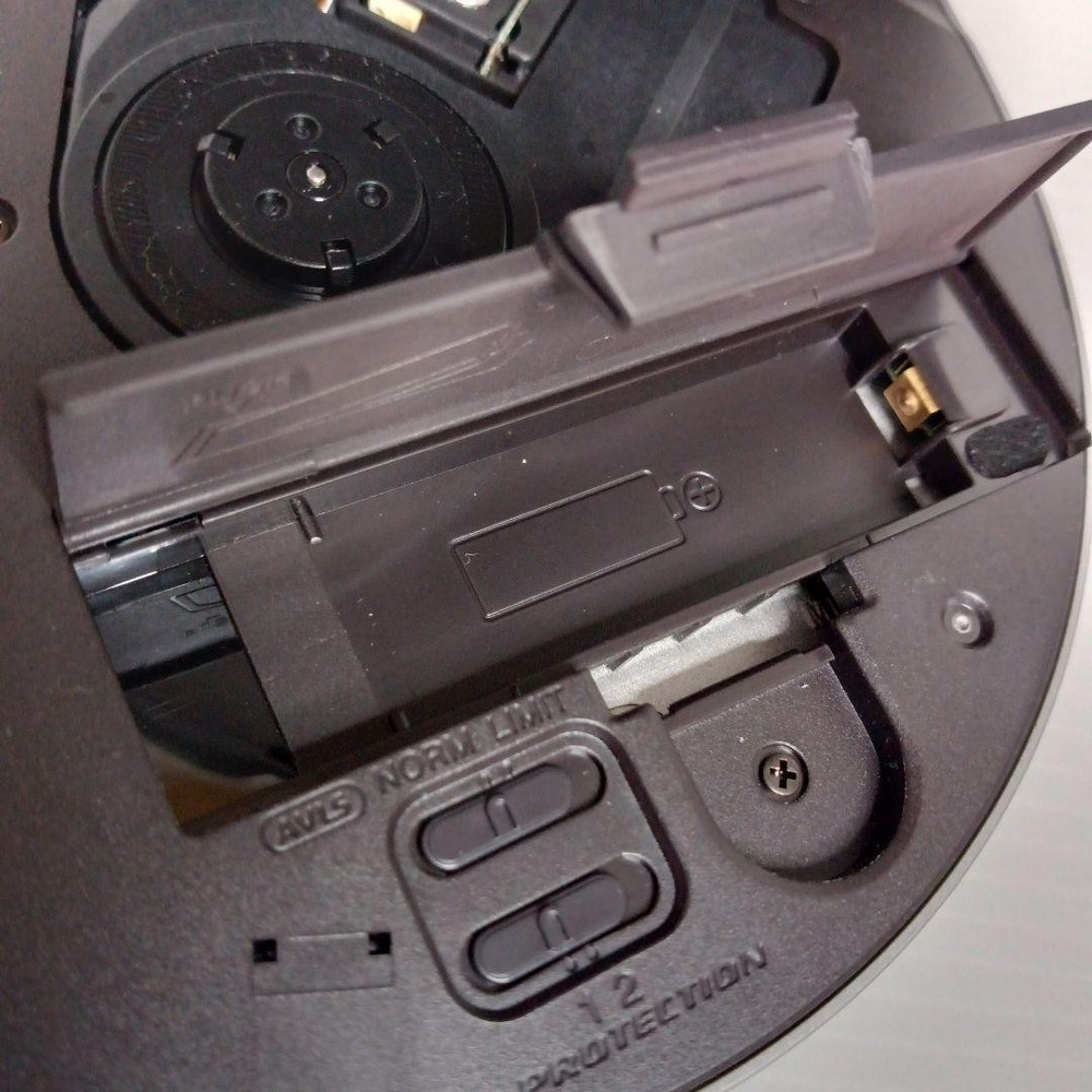 SONY D-EJ2000 Walkman portable CD player CD-R/RW Digital Audio system Silver