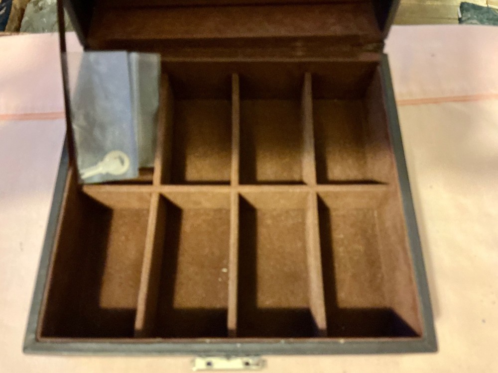 Square box with key locks brown 8"x 7.5" top quality excellent