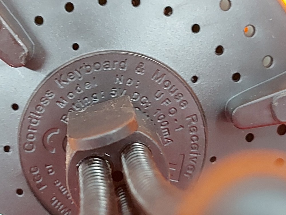 ⭐️⭐️⭐️⭐️⭐️ Cordless Keyboard & Mouse Receiver UFO-1