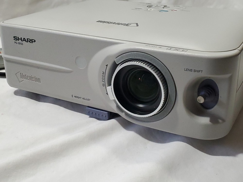 Sharp PG-B10S LCD Projector Notevision w/Case, Accessories + remote New lamp