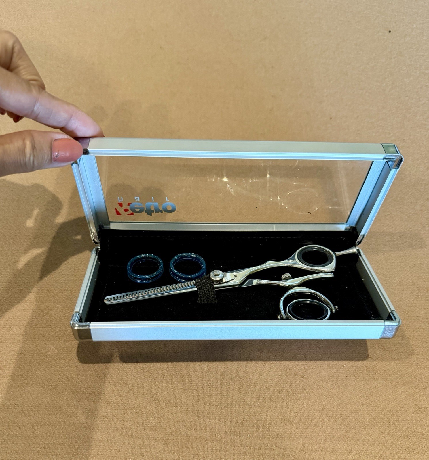 EXCELLENT CONDITION-ARTERO (etro) Thinning Shear Scissors Silver W/Original Case
