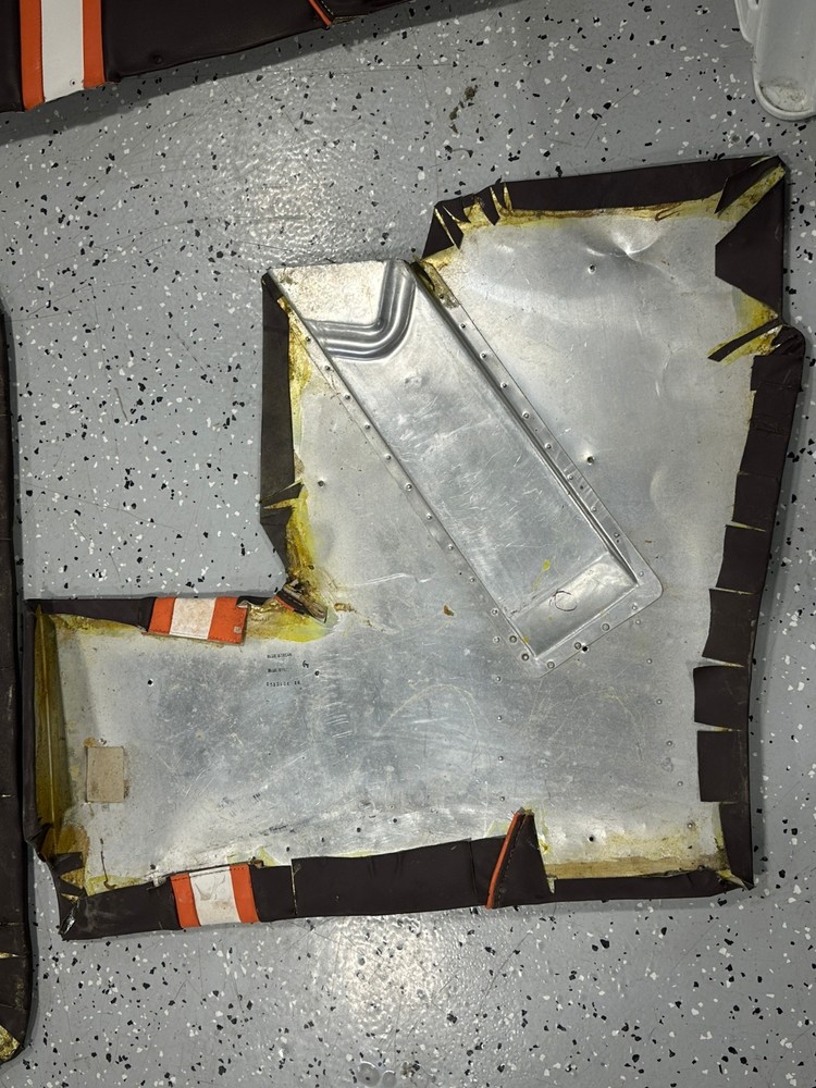 CESSNA 172 C CABIN INTERIOR PANELS - LOWER