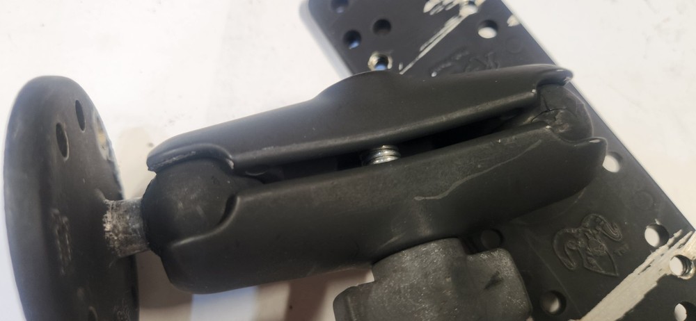 RAM Mounts Universal Ball and Socket Electronics Mount Fish Finder Depth Swivel