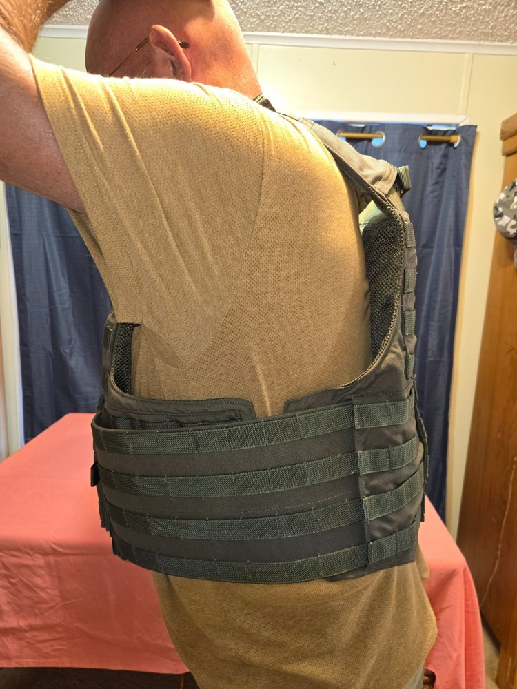EAGLE INDUSTRIES USMC COMBAT RELEASABLE ARMOR SYSTEM + LEVEL 3 PLATES & SOFT ARM