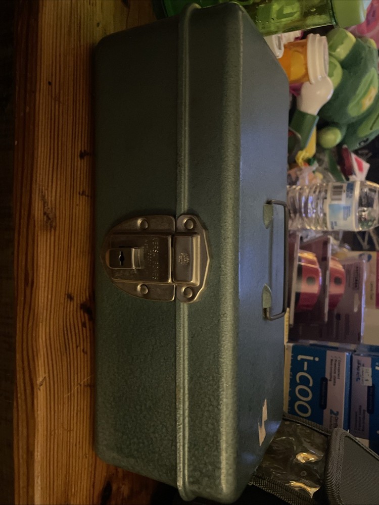 Vintage Versa Box Green USA