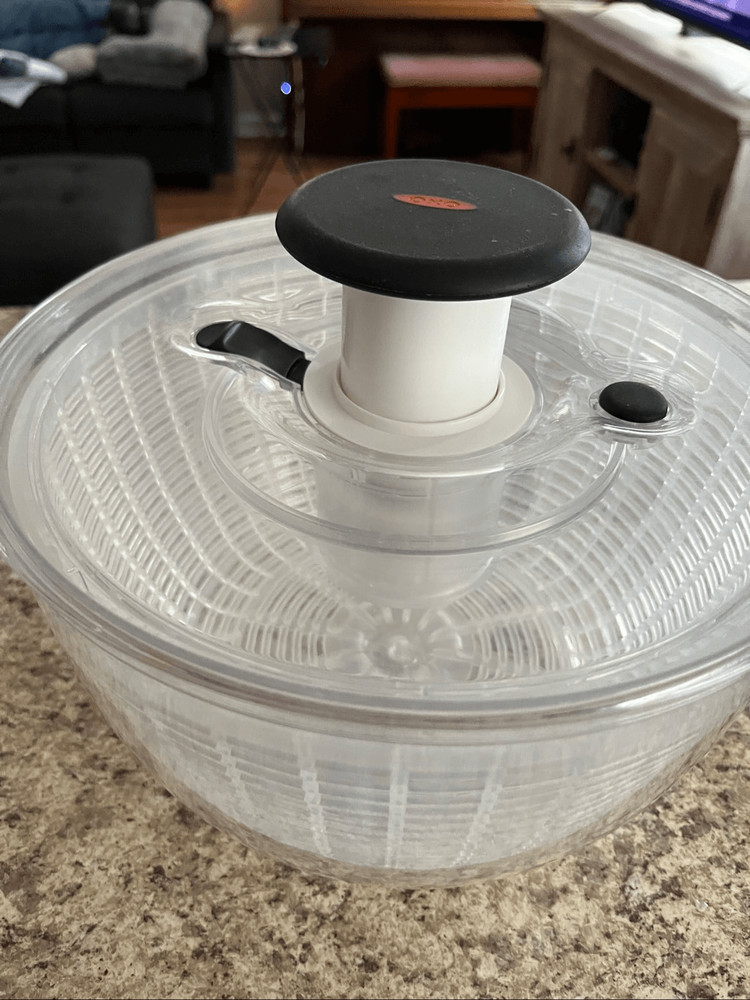 Oxo salad spinner