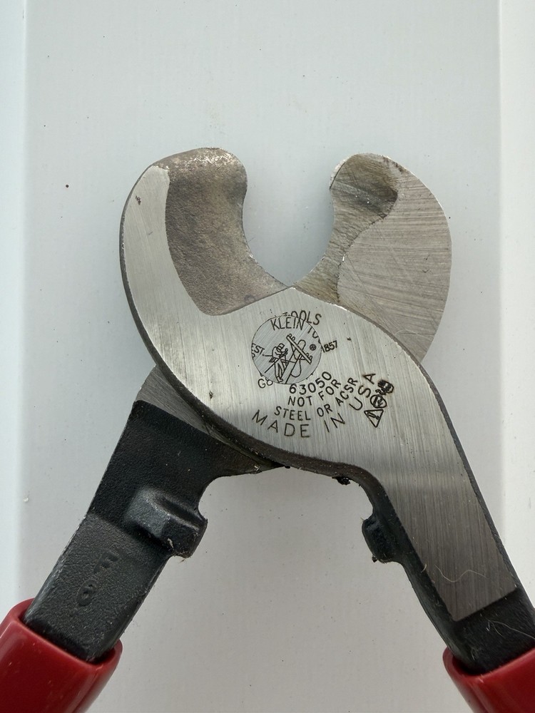 KLEIN TOOLS 9-1/2” HIGH LEVERAGE CABLE CUTTERS, 63050 CUTTING PLIERS
