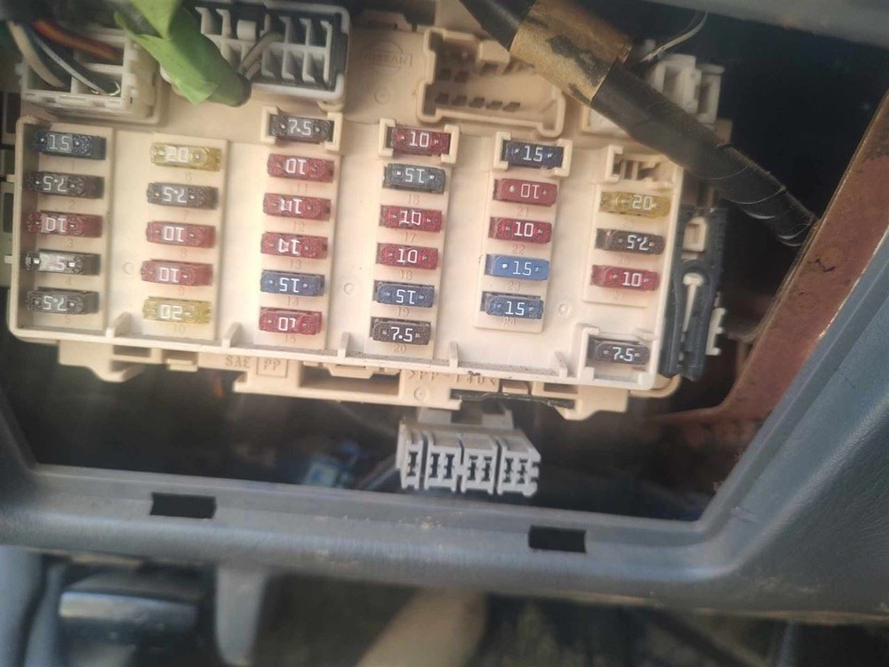 FRONTIER  1999 Fuse Box Cabin 6702