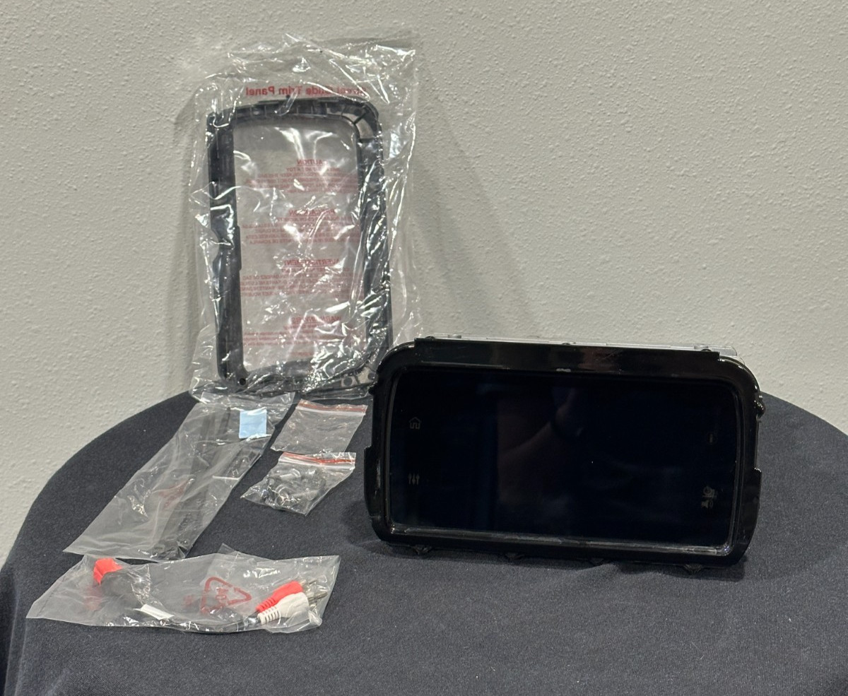 Harley Davidson 6.5 GTS Touchscreen Bluetooth BOOM Radio Infotainment - 76000779