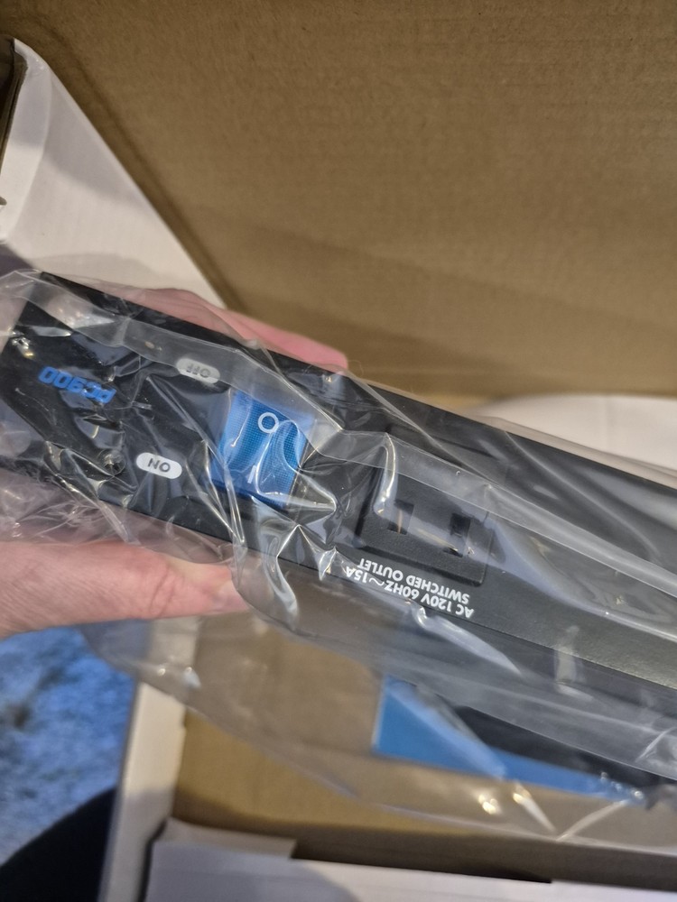 NEW Livewire PC900 Power Conditioning Distribution System 9 Outlets