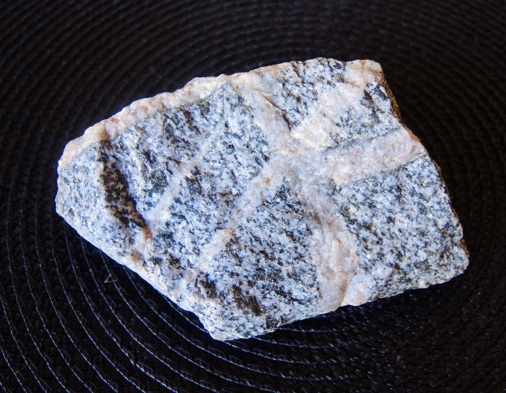 Natural Igneous Granite Rock 4"