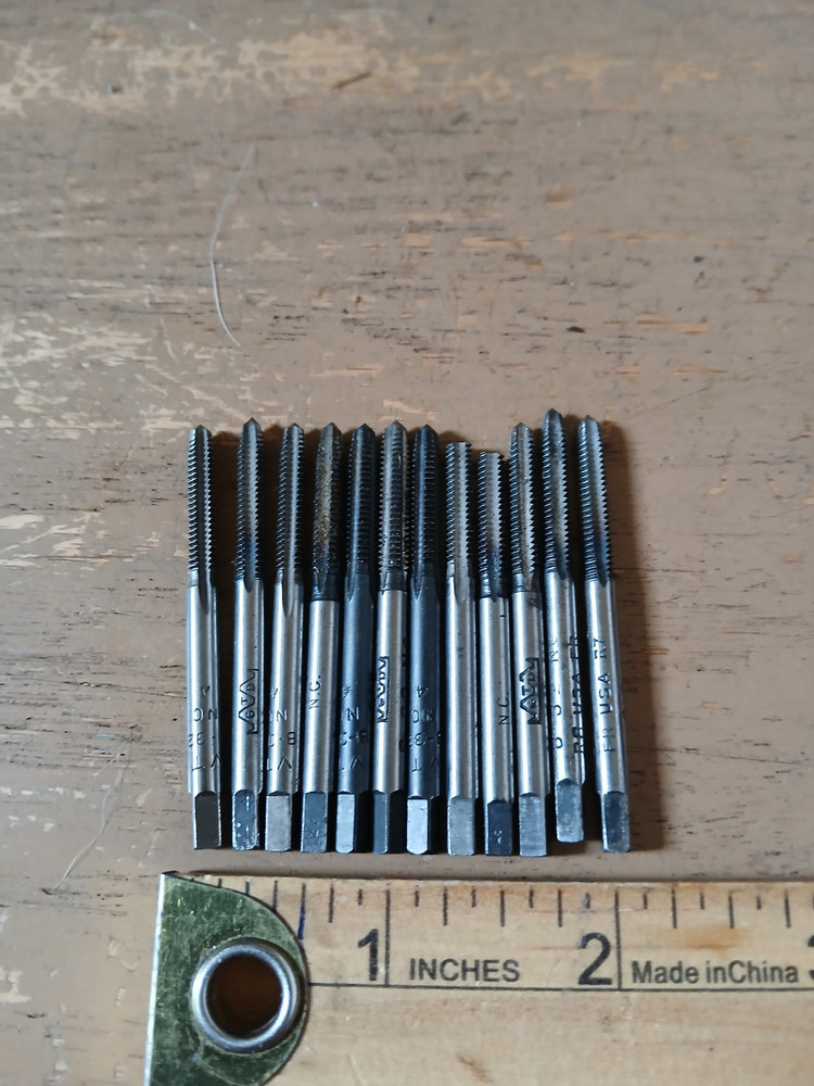 Box with 10 10-24 Machine Screw Taps - Used
