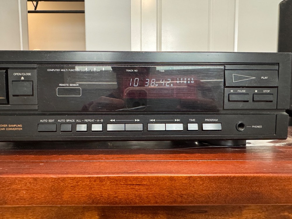 Denon DCD 610 CD player Not working, Parts Only