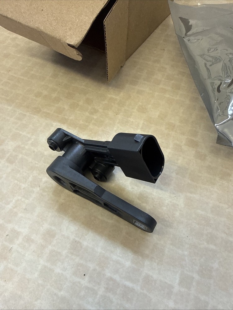 BMW Front Headlight Level Sensor 37146895467 NEW