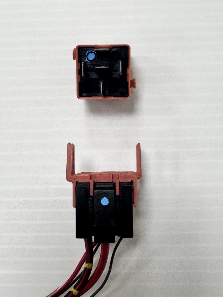 🚘 BMW E46 E81 E90 E60 E65 F01 SALMON RED MULTI PURPOSE RELAY UNIT 12631742690
