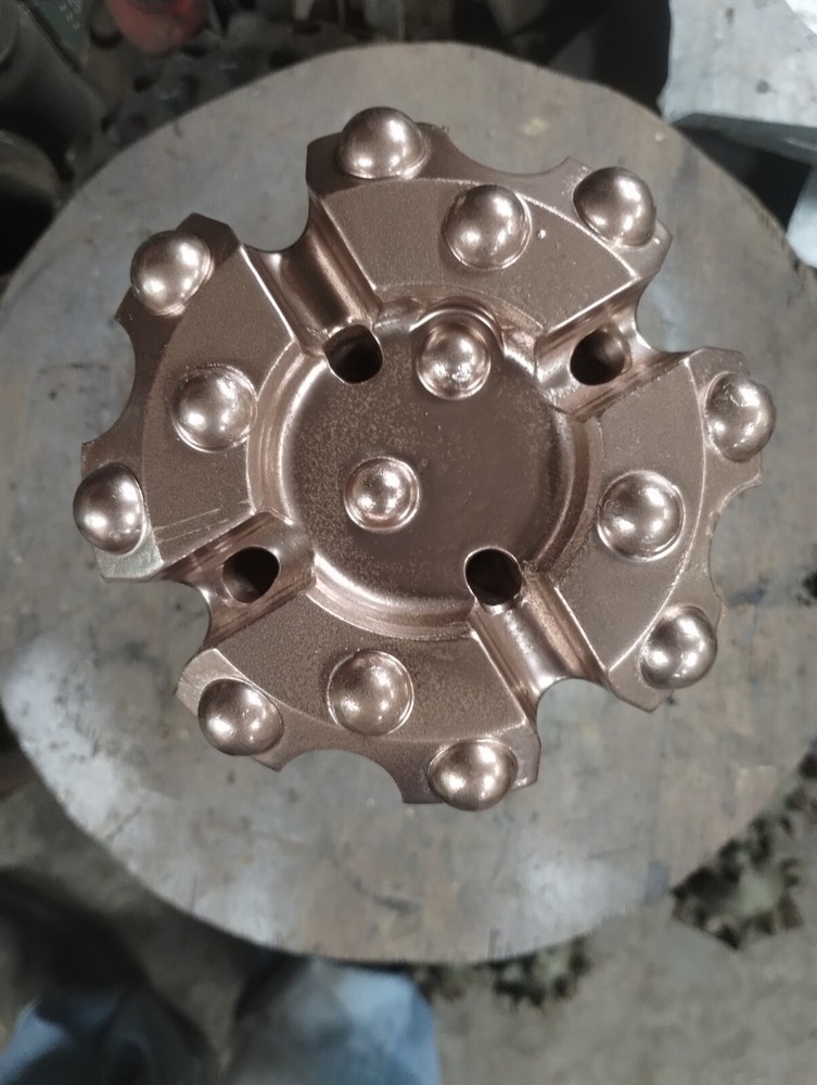 New Sandvik 5 1/4" Retrac Thread Rock Bit