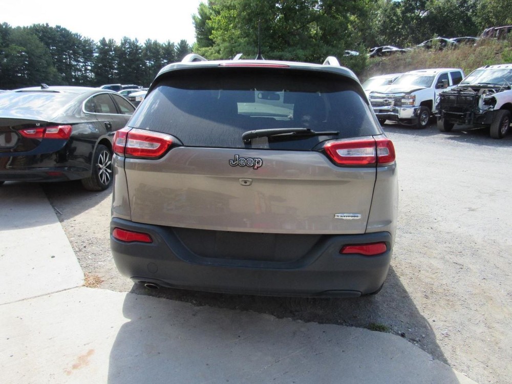 CHEROKEE 2016 Glove Box 1075980