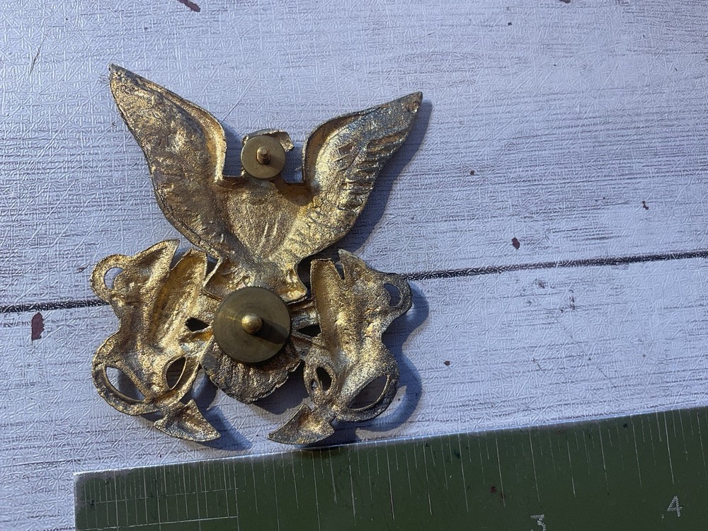 ORIGINAL WWII ATS VISOR CAP BADGE