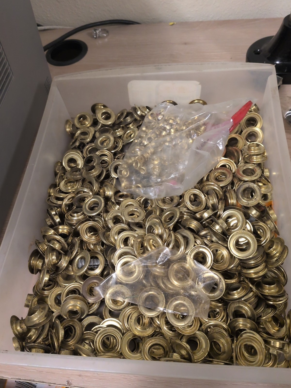 Stimpson 405 Grommet Press-with Gold Colored Grommets