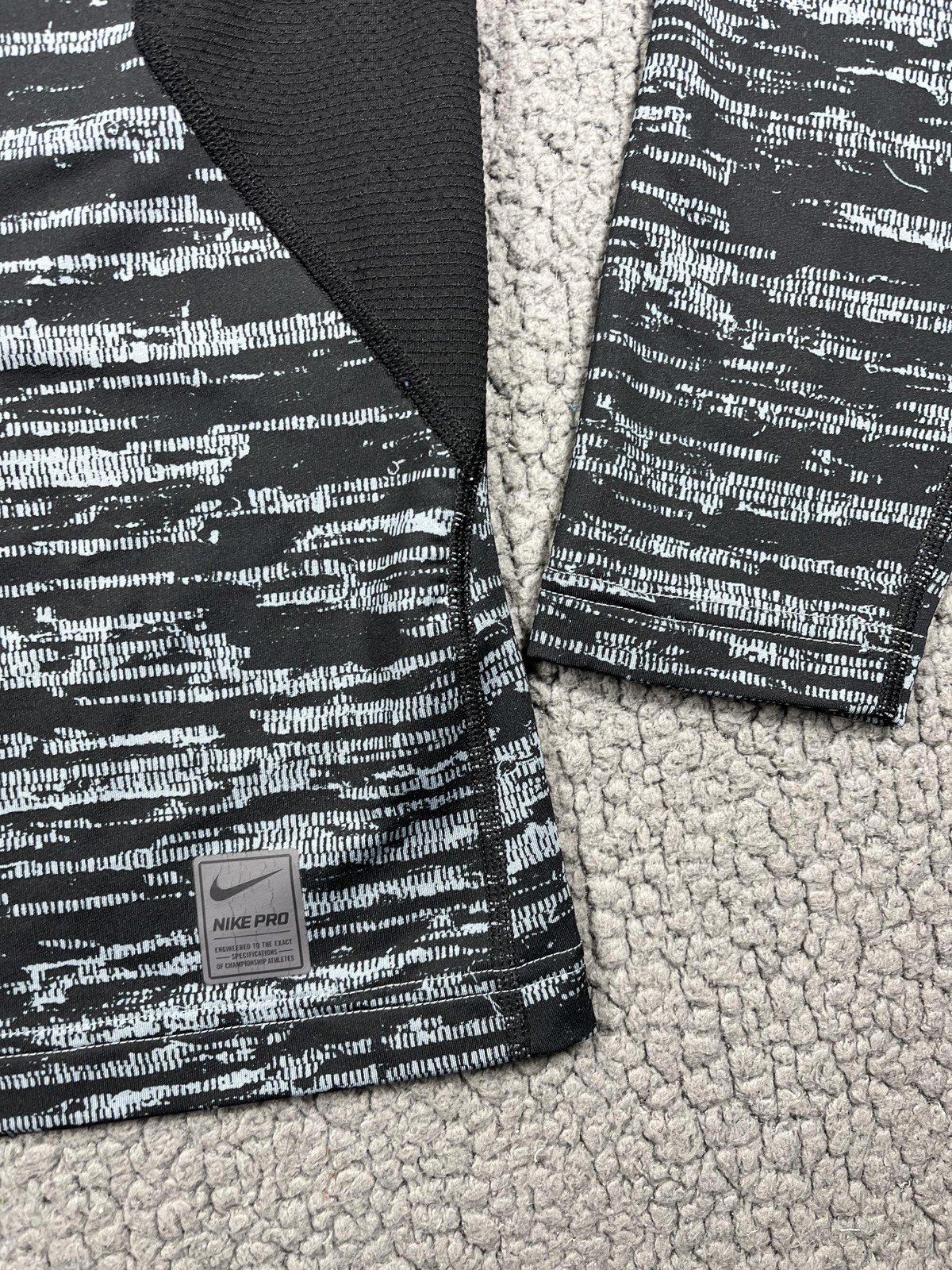 Nike Pro Dri-FIT Fitted Long Sleeve Shirt Mens Medium Athletic Training Top