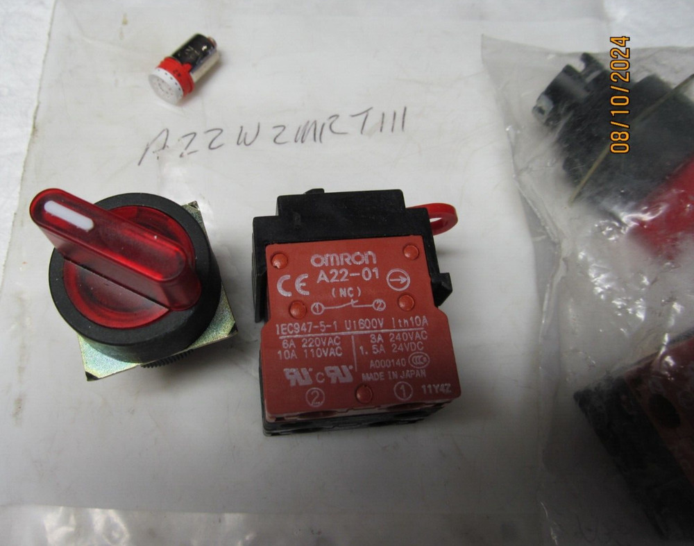 OMRON A22-01 CONTACT BLOCK with RED SELECTOR SWITCH