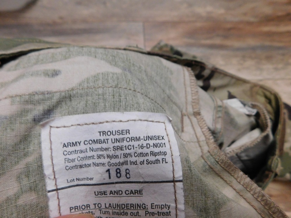 US ARMY OCP PANTS SIZE SMALL - REGULAR
