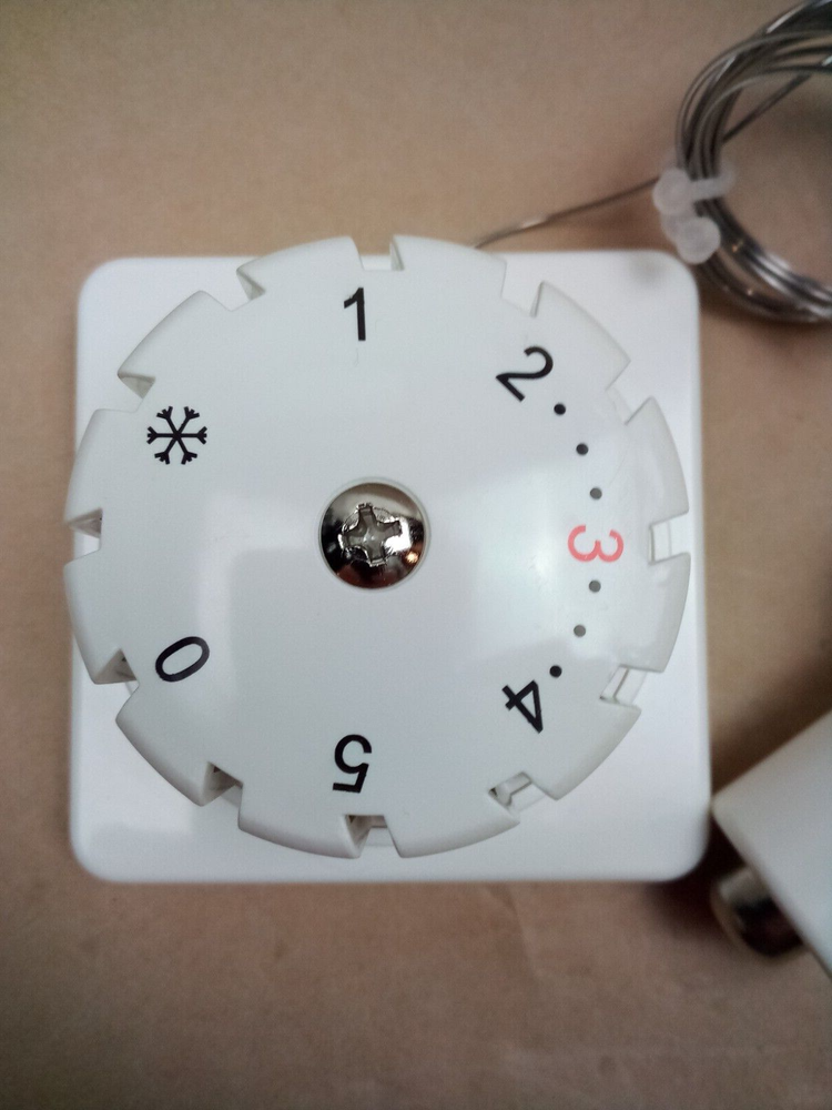 10L943 Thermostatic Control Actuator Type Remote Mount