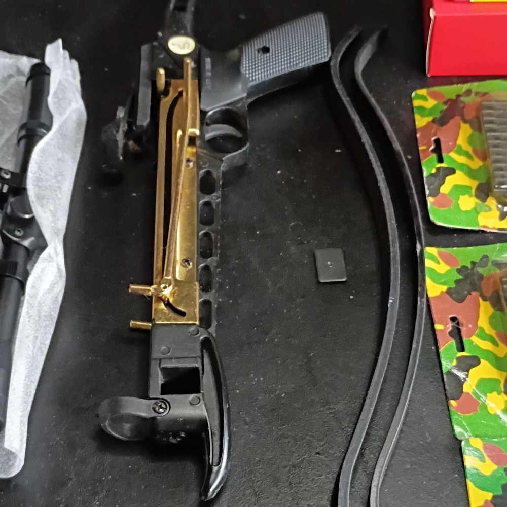 Cobra Self Cocking Crossbow Bundle With Scope 94 Bolts
