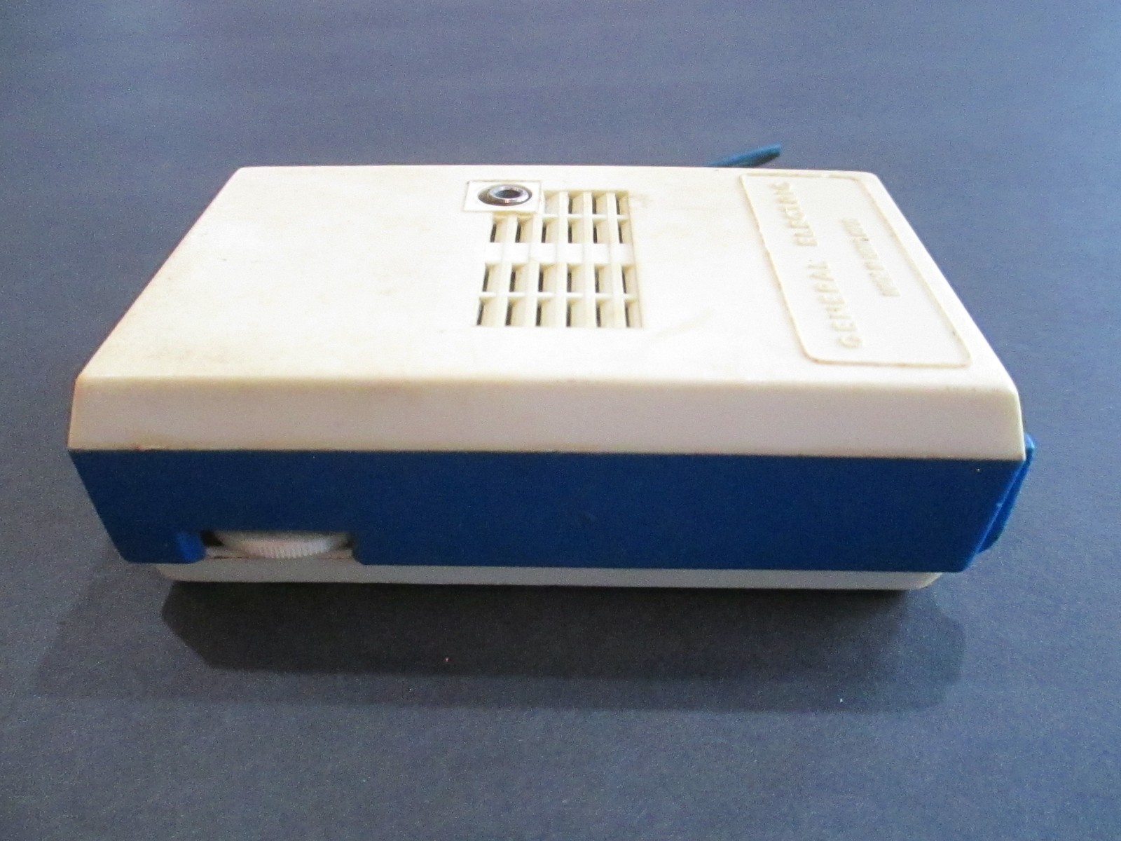 Vintage General Electric GE Spirit of 76 All Transistor Radio WORKING A3