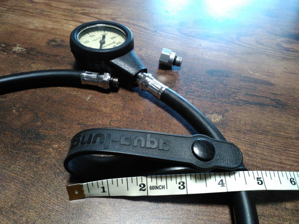 Vintage nihon aqua-lung single gauge.