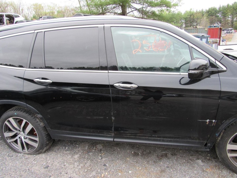 PILOT 2016 Glove Box 1042013