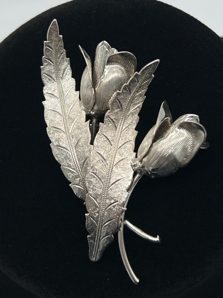 Silver Rosebud Brooch Pin With Textured Leaf Design