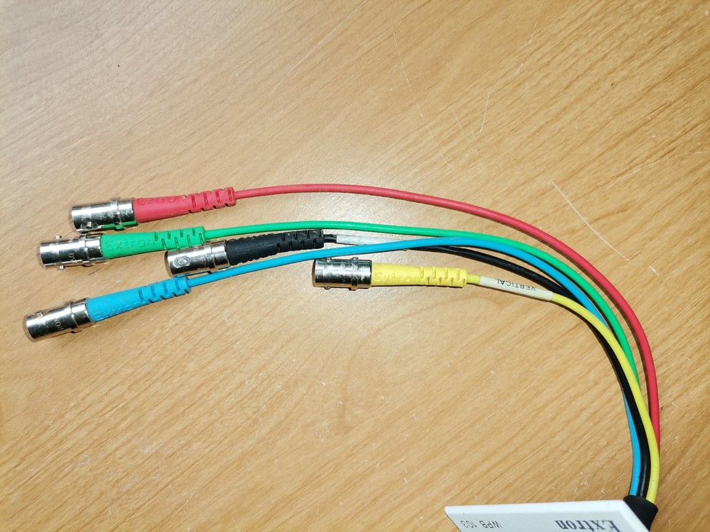 EXTRON WPB 103 computer connect plate with cables