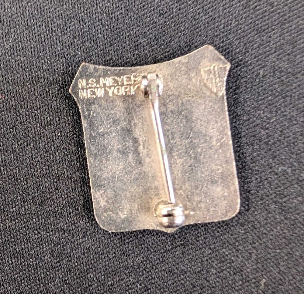 Original WW2 8th Engineer Pin Back DUI Crest