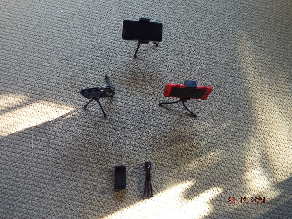 Tripod Mini Table Top Tripod, CELL PHONE HOLDER