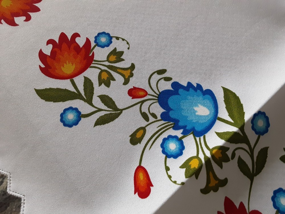 ColouredTablecloth