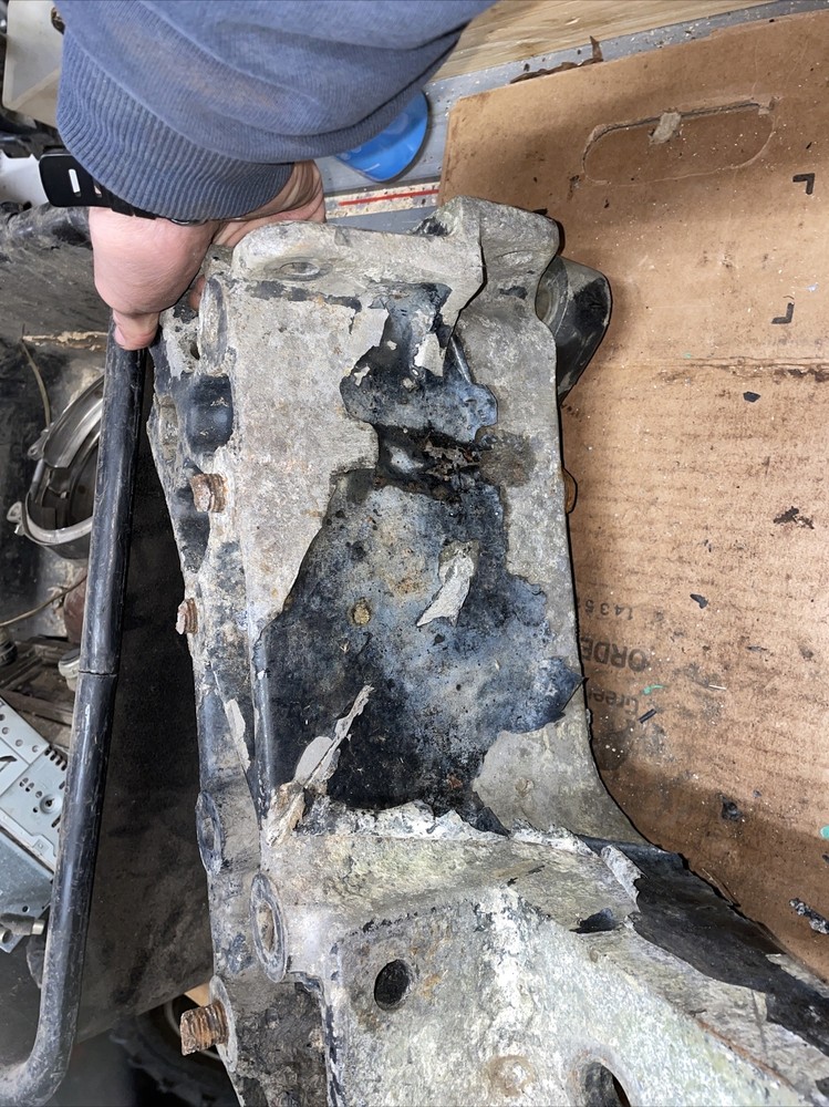 PETERBILT 379 BRACKET-FRONT SPRING DRIVE 02-02516R