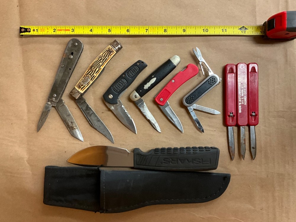 RANDOM LOT OF 10 KNIVES POCKET FIXED MULTI-FUNCTION VINTAGE MULTI-TOOL (#55)