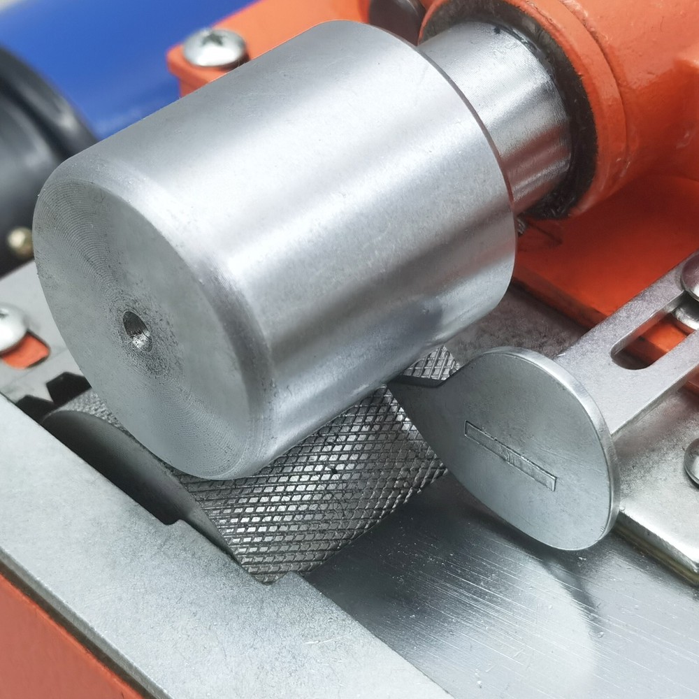 Small Upper Gluing Machine Adjustable Leather Dispensing Machine Hot Melt Glue