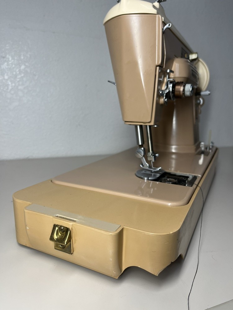 SINGER 403 A Sewing Machine