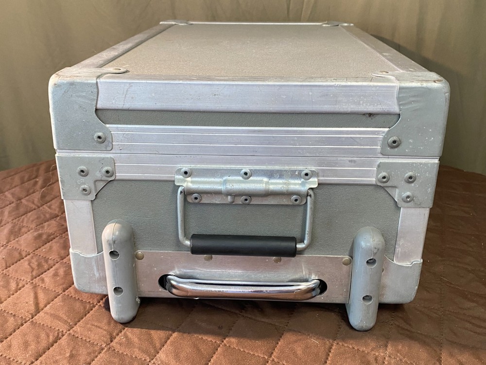 Jelco ATA Rolling Equipment Case w/ Telescoping Handle + Epson Projector Tested