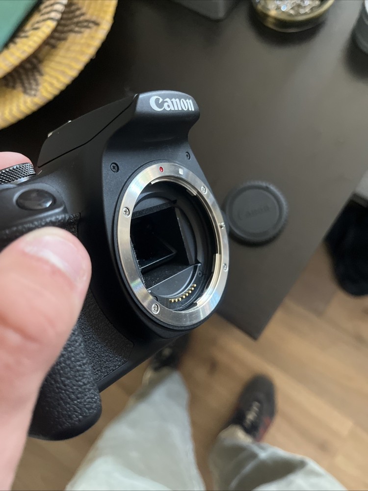 Canon EOS Rebel T7