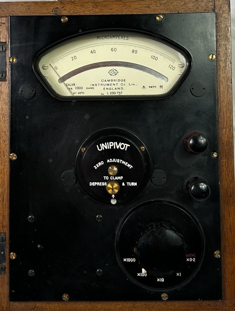Vintage Cambridge Unipivot Galvanometer Microamperes Meter, Testing Instrument