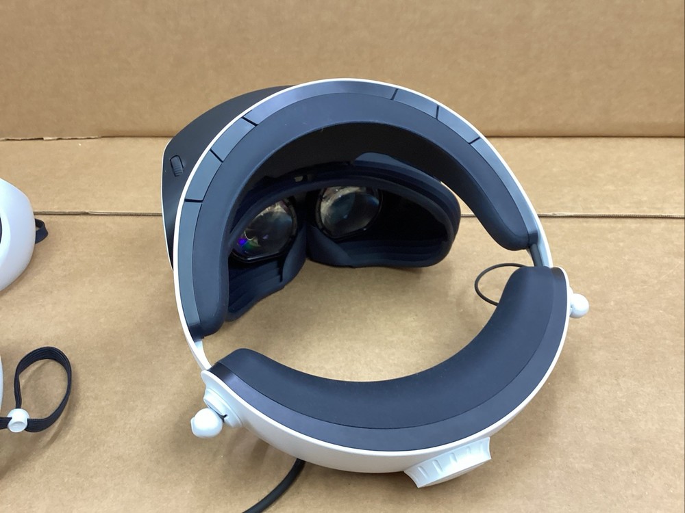 Sony PlayStation VR2 Virtual Reality Headset Bundle CFI-ZVR1