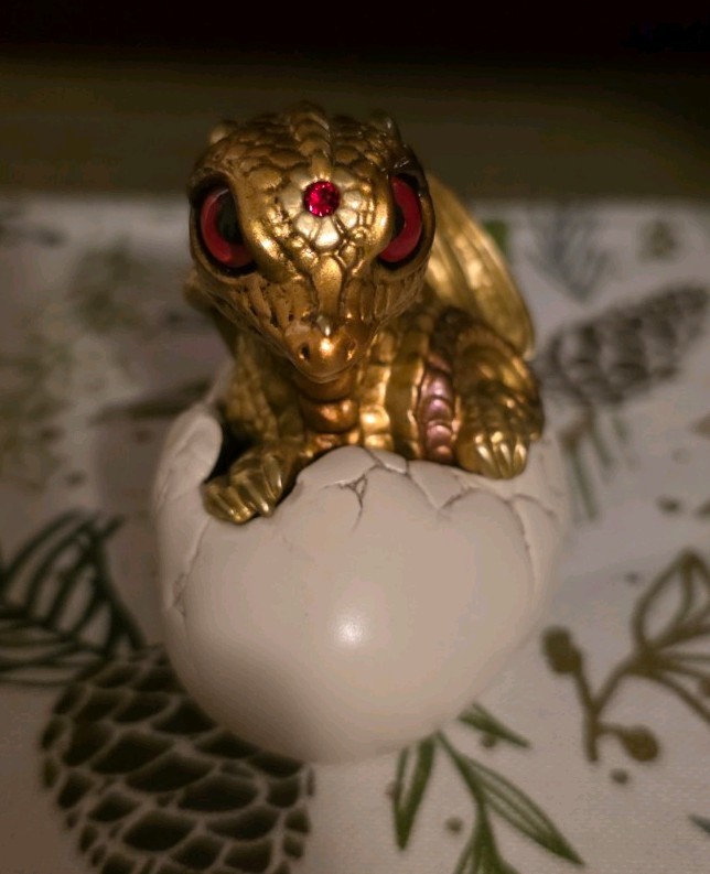 Windstone Editions Gold Hatching Dragon v2