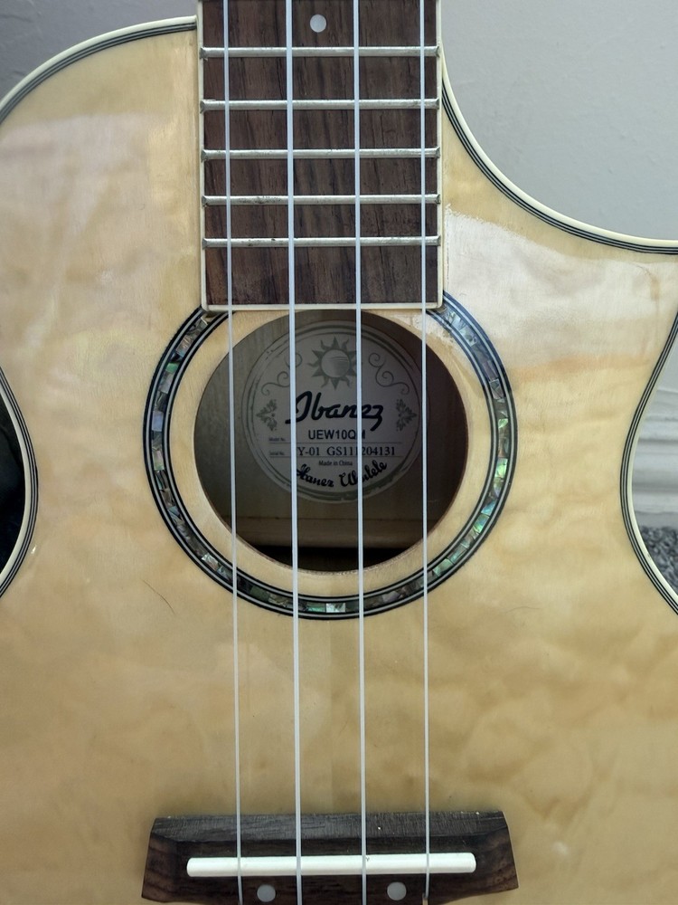 Ibanez UEW10QM Ukulele with Case Excellent Condition