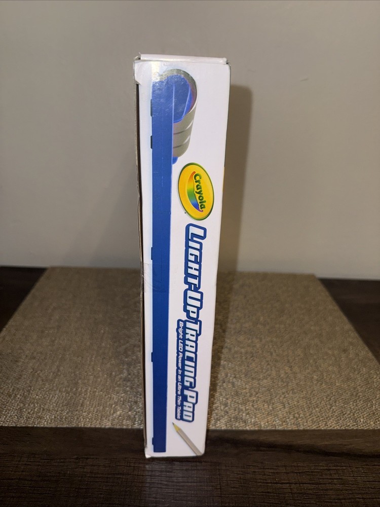 CRAYOLA LIGHT-UP TRACING PAD-SUPER THIN DESIGN. NEW