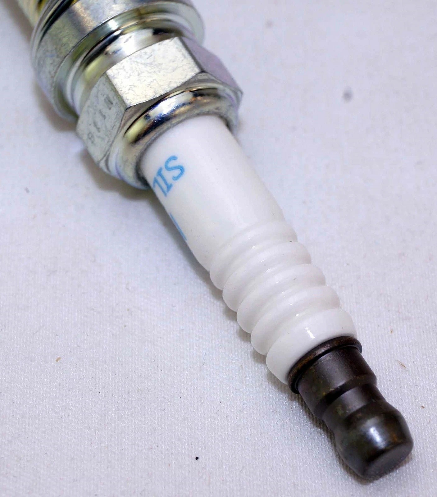 Set of 4 Genuine NGK 93482 Laser Iridium Spark Plug SILZKAR7B11 for 11-19 Subar