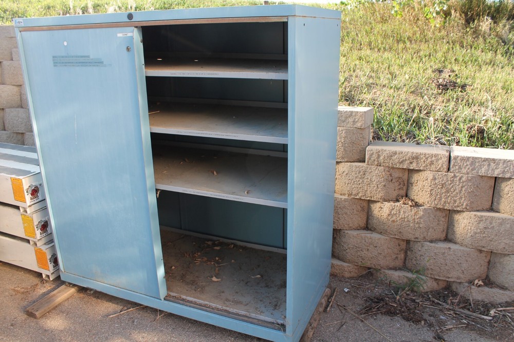 Lista storage cabinet