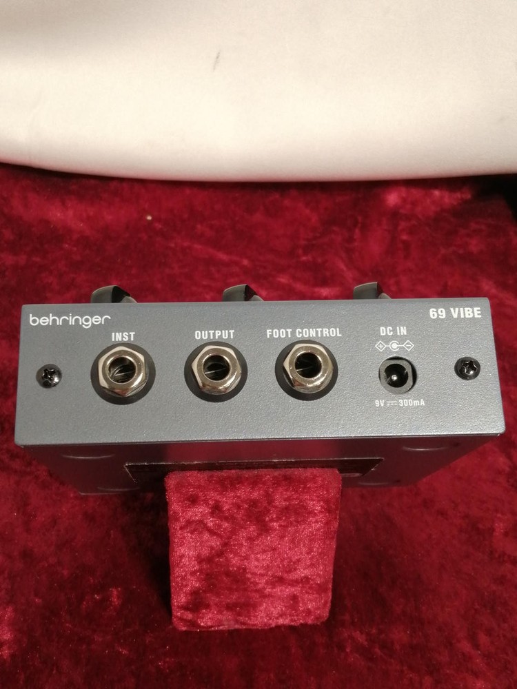 Behringer 69Vibe Effector